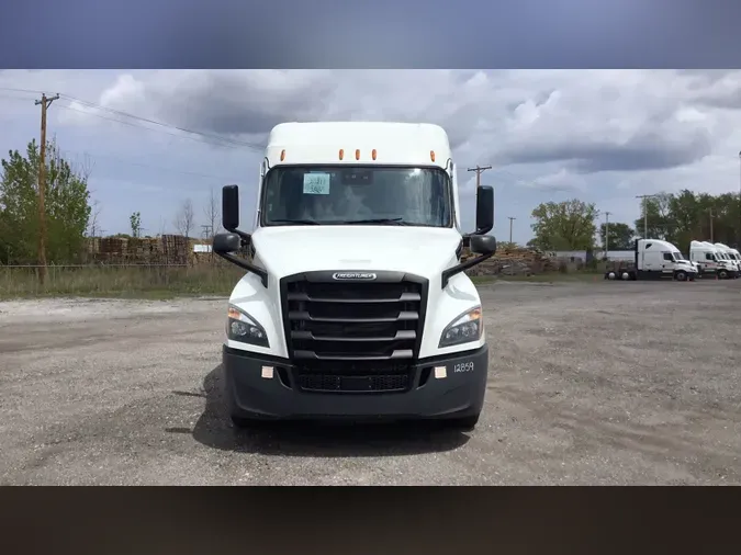2021 Freightliner Cascadia 126