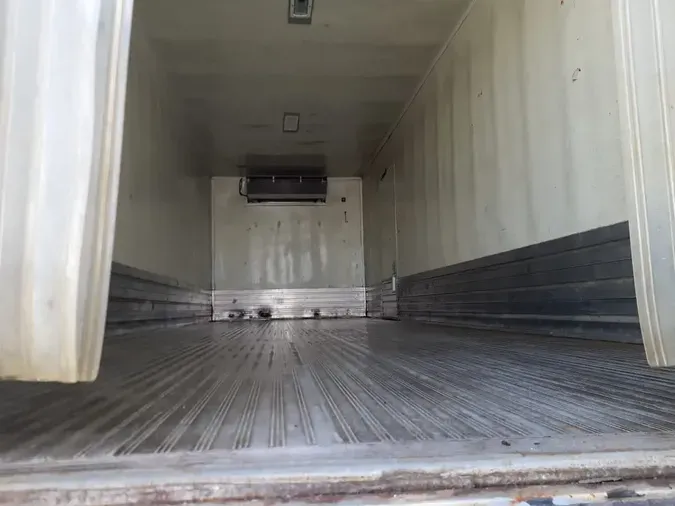 2017 FREIGHTLINER M2 106