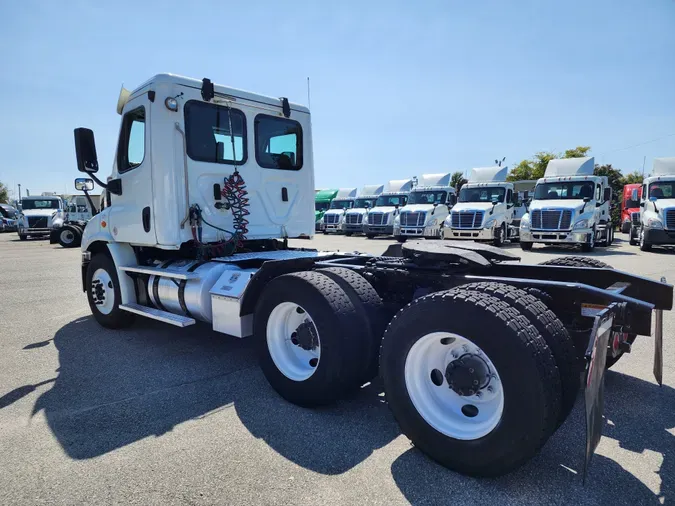 2018 FREIGHTLINER/MERCEDES CASCADIA 113