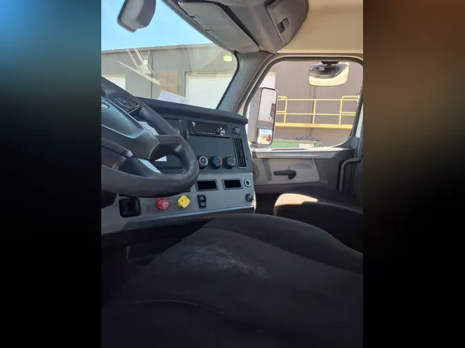 2020 FREIGHTLINER/MERCEDES NEW CASCADIA 1268d44ea82888b8d3c2a274bdb1a06feac