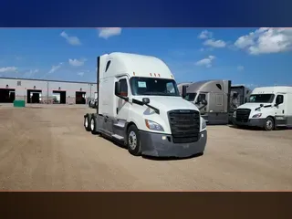 2020 Freightliner Cascadia 126