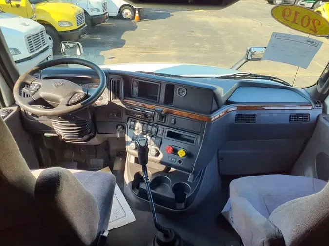 2019 NAVISTAR INTERNATIONAL LT625 SLPR CAB