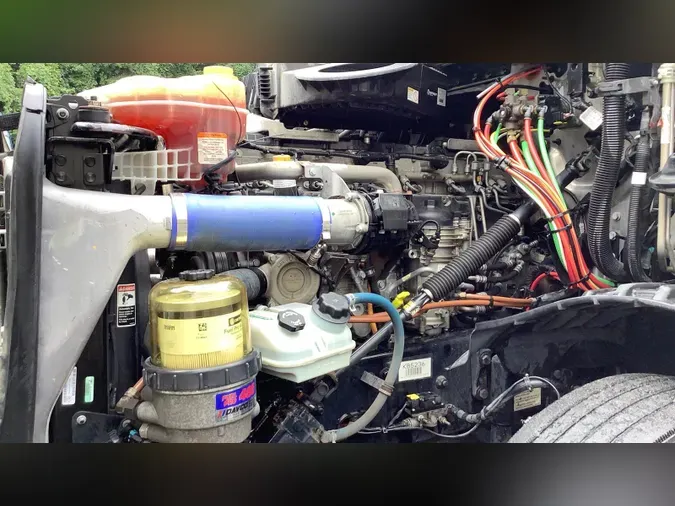 2020 Freightliner Cascadia 126