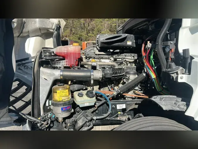 2019 Freightliner Cascadia 126