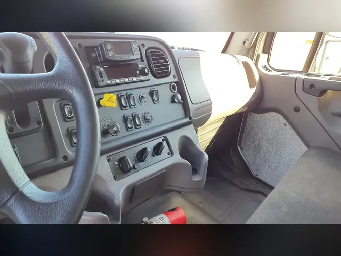 2022 FREIGHTLINER/MERCEDES M2 106