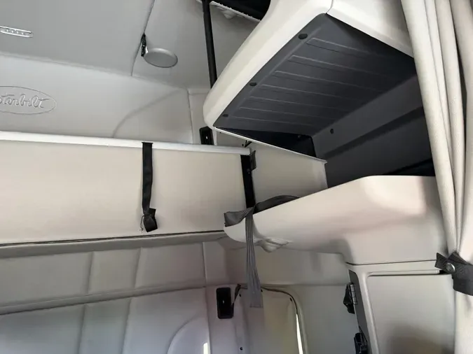 2021 Peterbilt 579