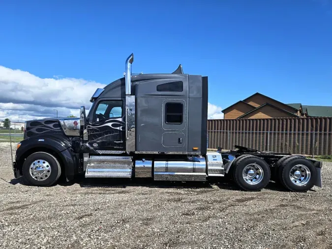 2024 Kenworth W990