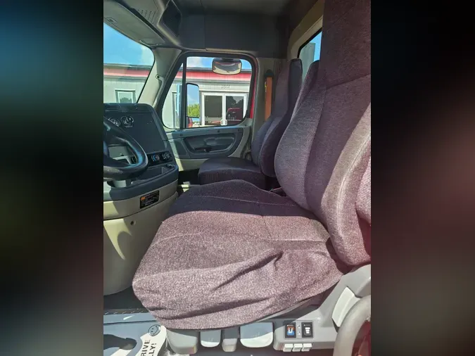 2018 FREIGHTLINER/MERCEDES CASCADIA 113