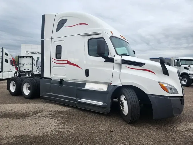 2021 FREIGHTLINER Cascadia 126