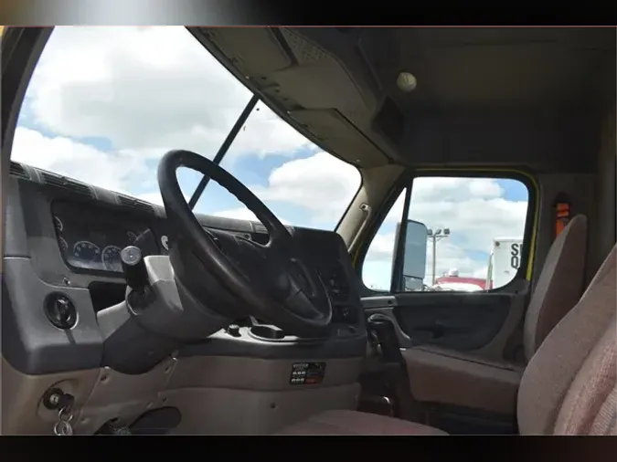 2015 FREIGHTLINER CASCADIA 113