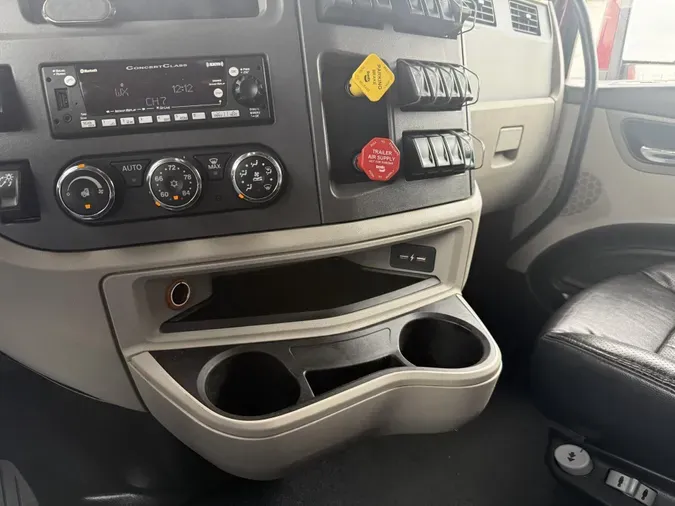 2023 Peterbilt 579