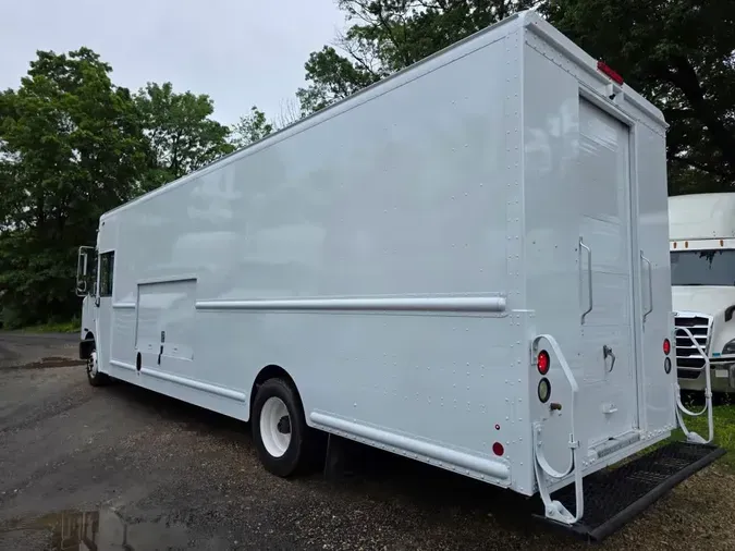 2017 FRTLR CUSTOM CHASSIS CORP MT55