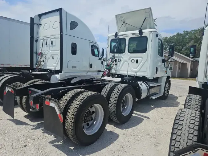 2019 FREIGHTLINER/MERCEDES CASCADIA 125