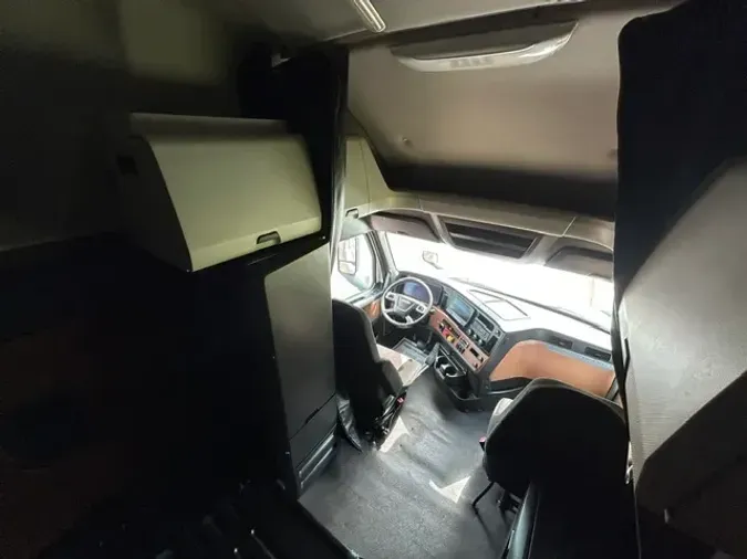 2022 FREIGHTLINER CASCADIA