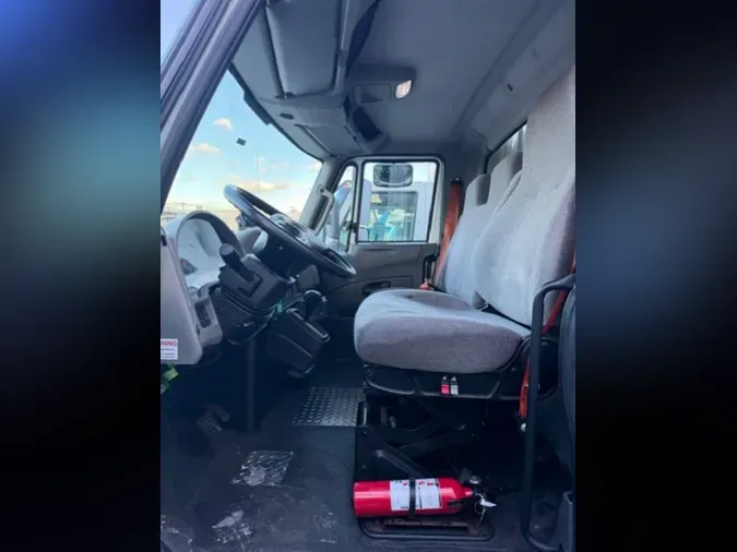 2019 NAVISTAR INTERNATIONAL 4300