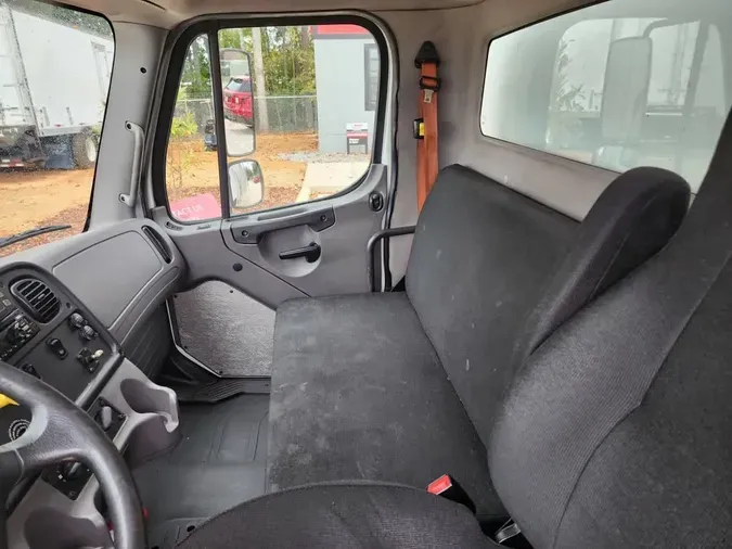 2018 FREIGHTLINER M2 106