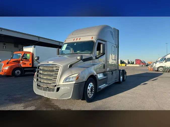 2020 Freightliner Cascadia 126