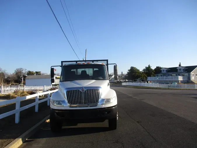 2013 INTERNATIONAL 4400 6 X 4
