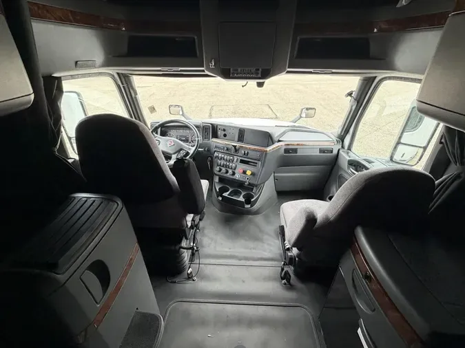 2022 International LT625
