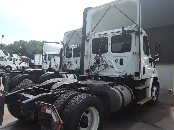 2017 FREIGHTLINER CASCADIA 113