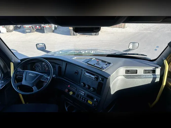 2025 Freightliner Cascadia 126