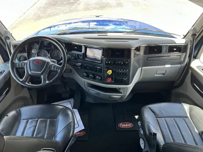 2022 Peterbilt 567