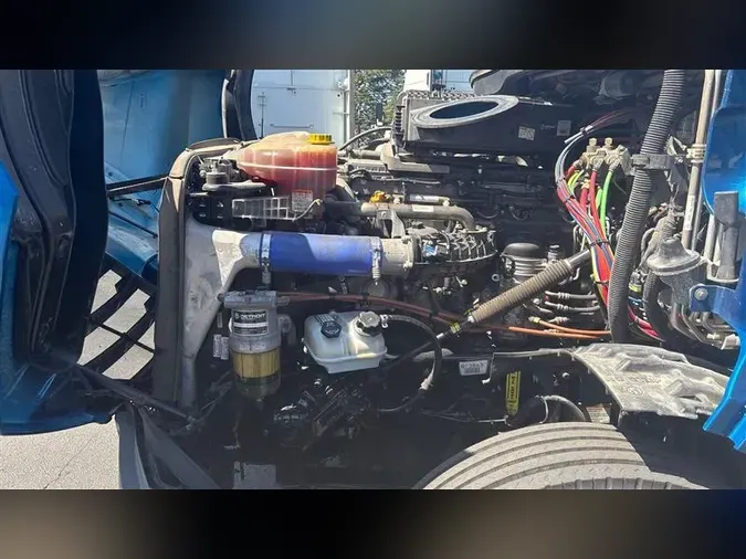 2021 FREIGHTLINER CA126