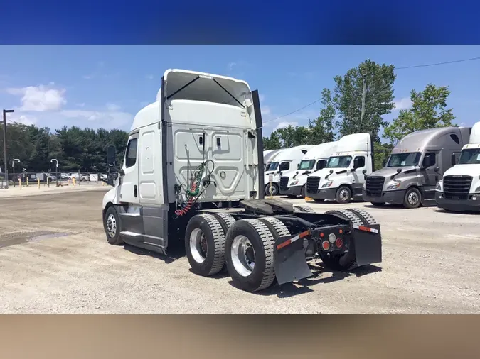 2020 Freightliner Cascadia