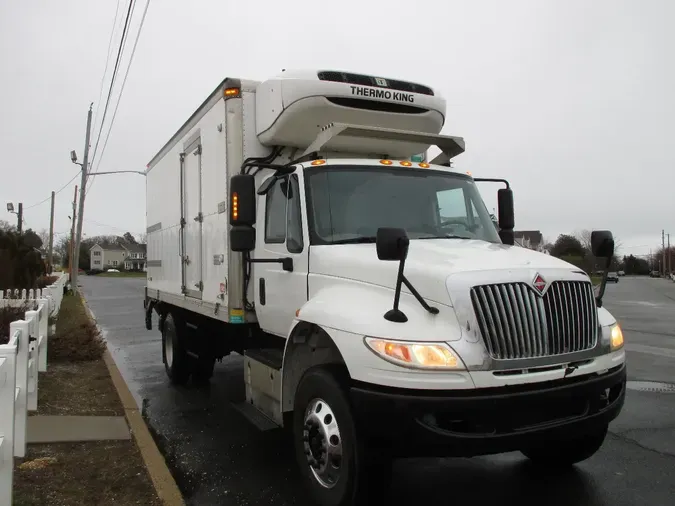 2017 INTERNATIONAL 4300