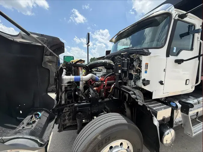 2018 Mack GU (Granite)