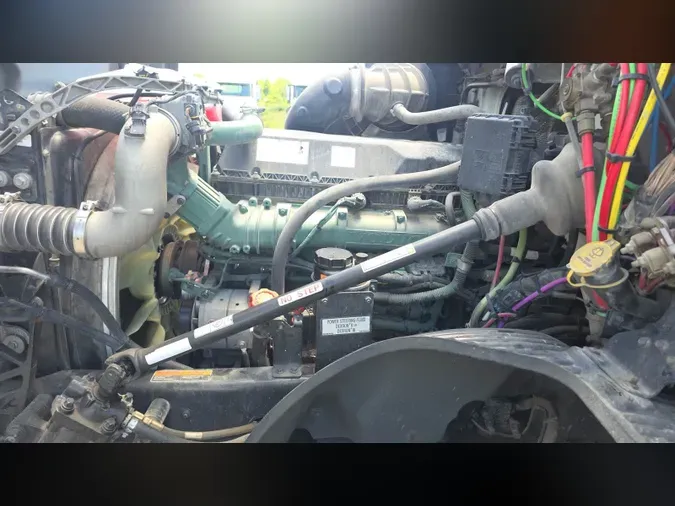 2020 Volvo VNL3008d73f8f30190b3f47da42d02e0c2bb03