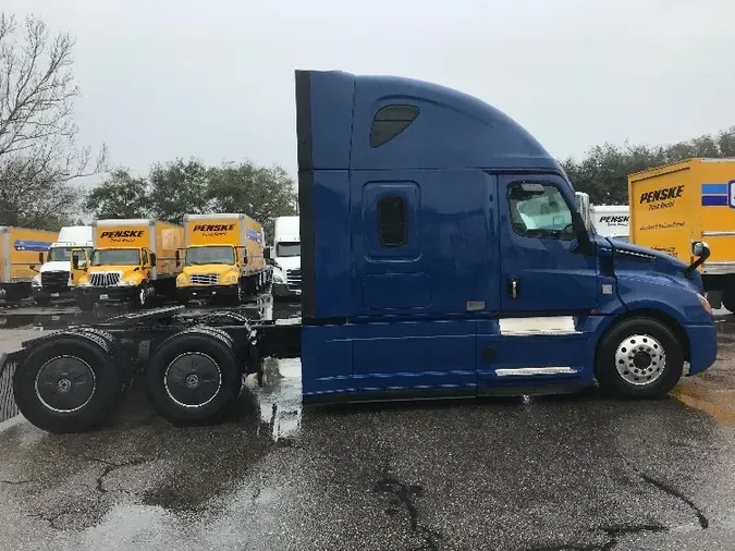 2019 Freightliner T12664ST