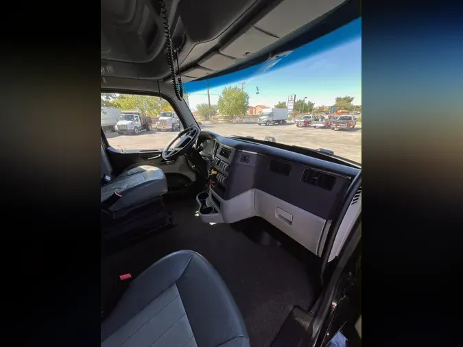 2023 Peterbilt 579
