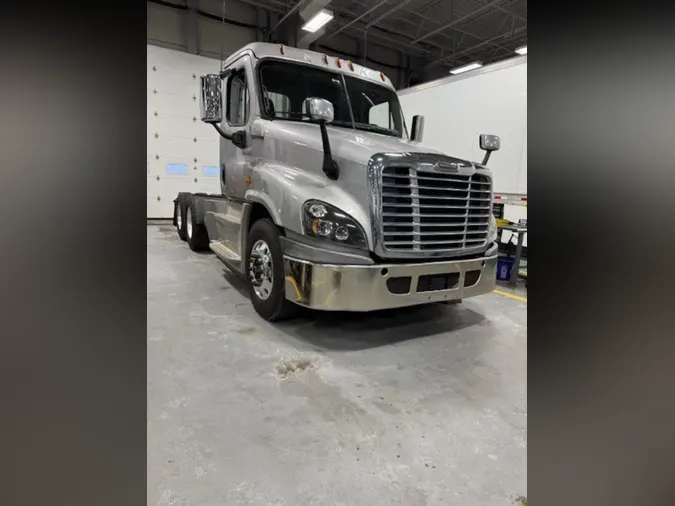 2019 FREIGHTLINER/MERCEDES CASCADIA 125