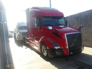 2021 VOLVO VNL760