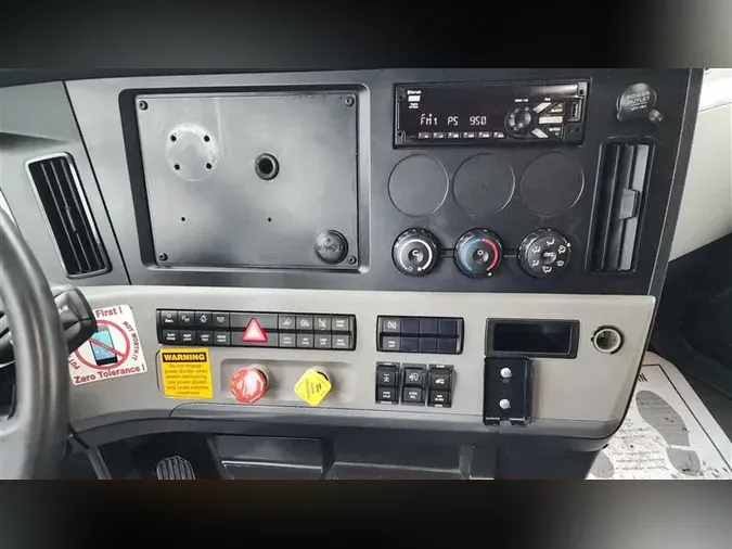 2021 FREIGHTLINER CA126