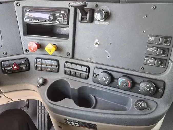 2019 FREIGHTLINER/MERCEDES CASCADIA 125