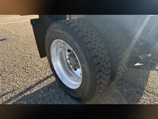 2020 FREIGHTLINER/MERCEDES M2 106