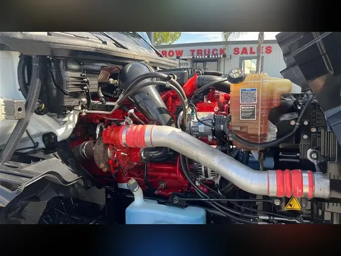 2021 INTERNATIONAL LT