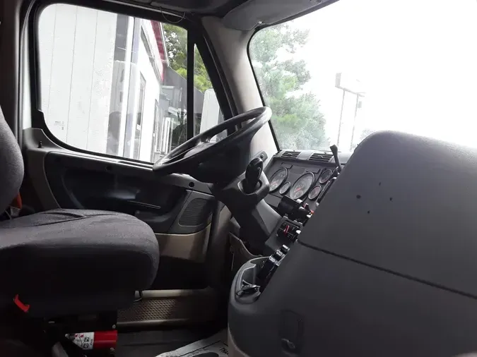 2018 FREIGHTLINER/MERCEDES CASCADIA 125