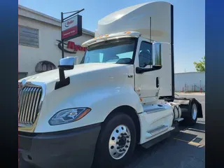 2020 NAVISTAR INTERNATIONAL LT625 DAYCAB S/A