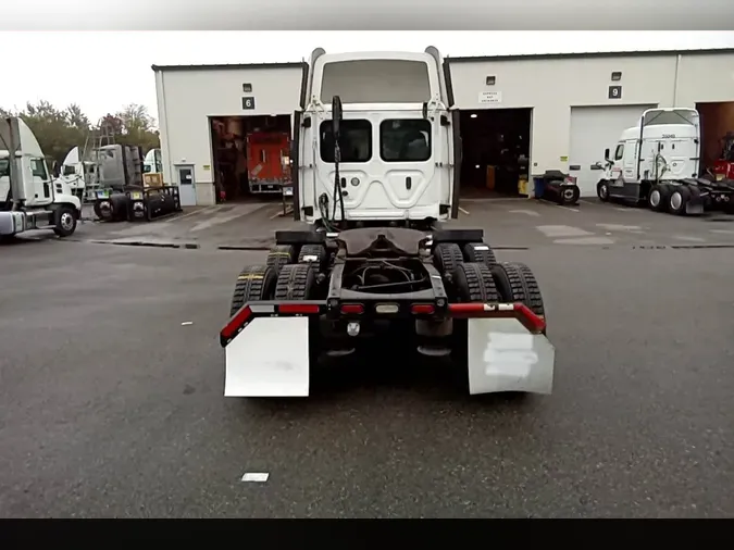 2020 Freightliner Cascadia 126