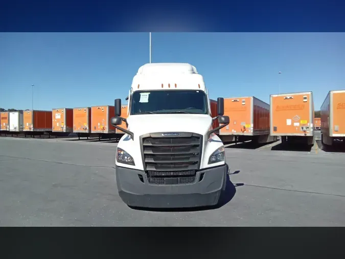 2021 Freightliner Cascadia 126