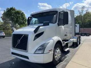 2020 VOLVO VNR640