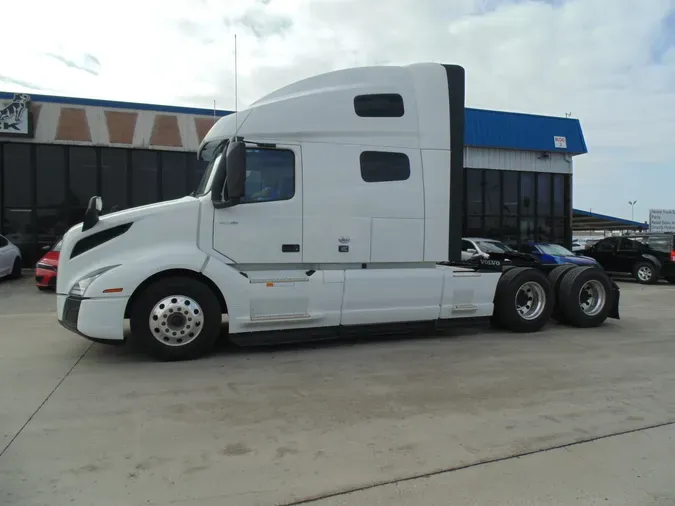 2024 VOLVO VNL64T760