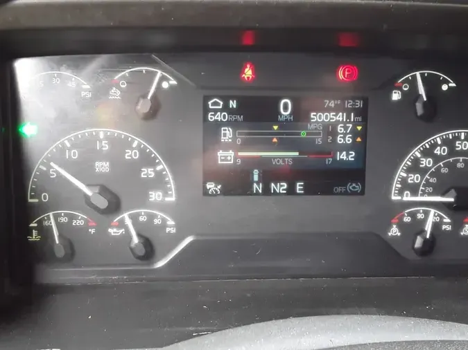 2020 VOLVO VNL64T-760
