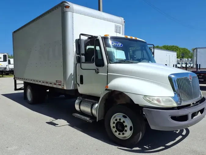2019 NAVISTAR INTERNATIONAL 4300 LP