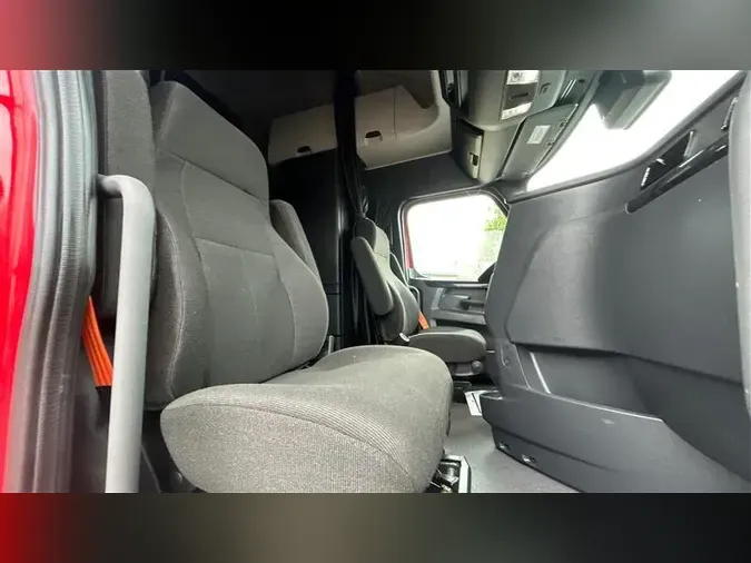 2023 FREIGHTLINER CA1268d934fc226cd54a5d90f662a413b32b7