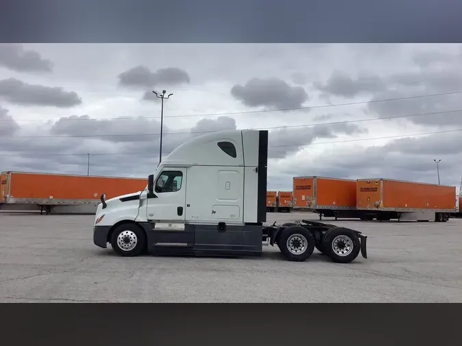 2023 Freightliner Cascadia 126