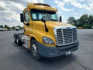 2017 FREIGHTLINER X12564ST